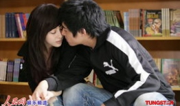 床吻视频,揭秘浪漫床戏背后的情感纠葛